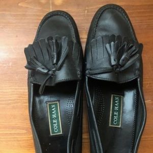 Cole Hahn Tassled Loafers (Black) Size 13D